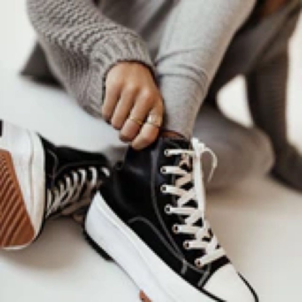 NWOB Bohme Kiera Platform Sneakers Black White High Top 8.5